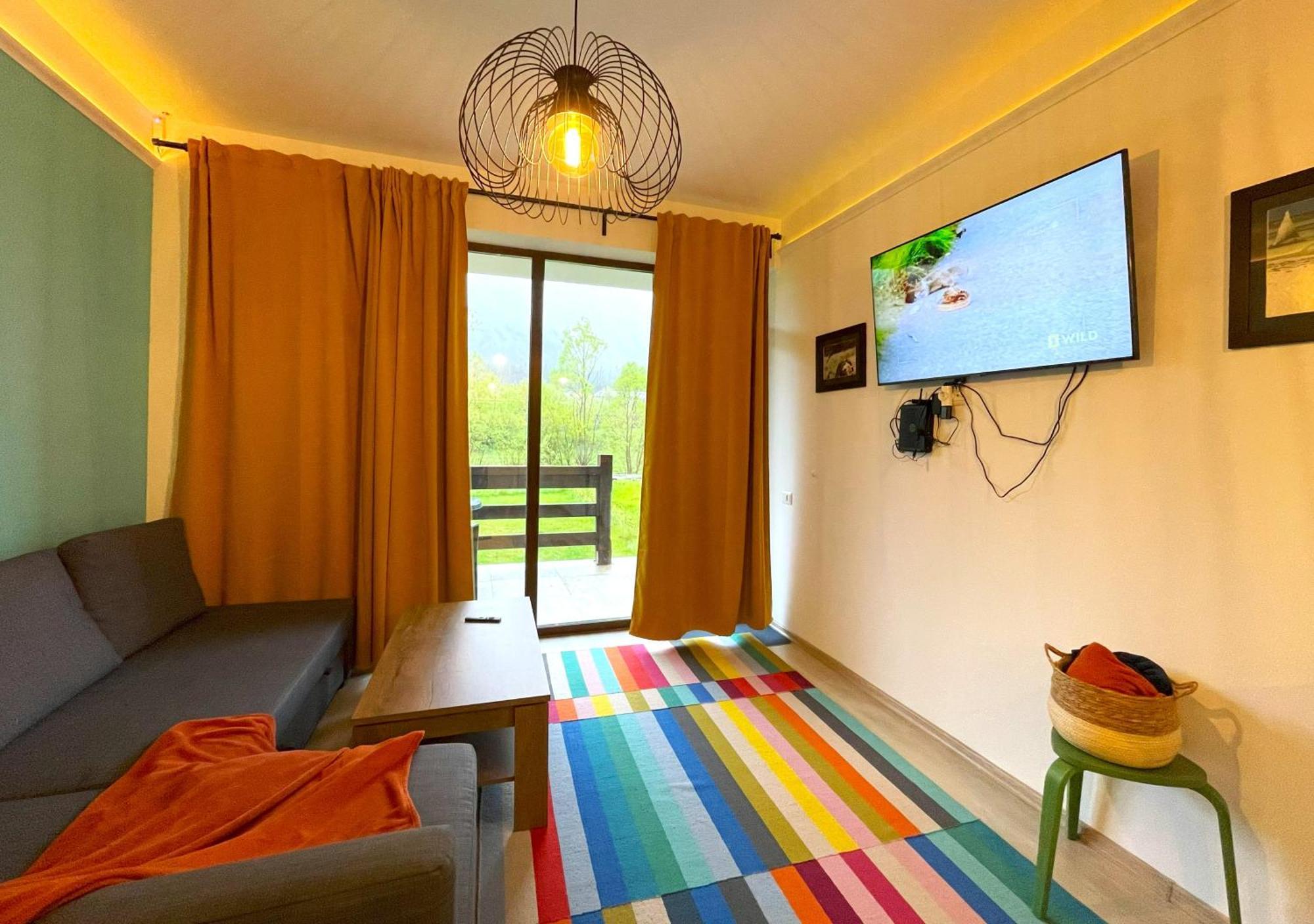 Cozy Riverfront Apartments With Garden And Mountain View Buşteni Eksteriør billede