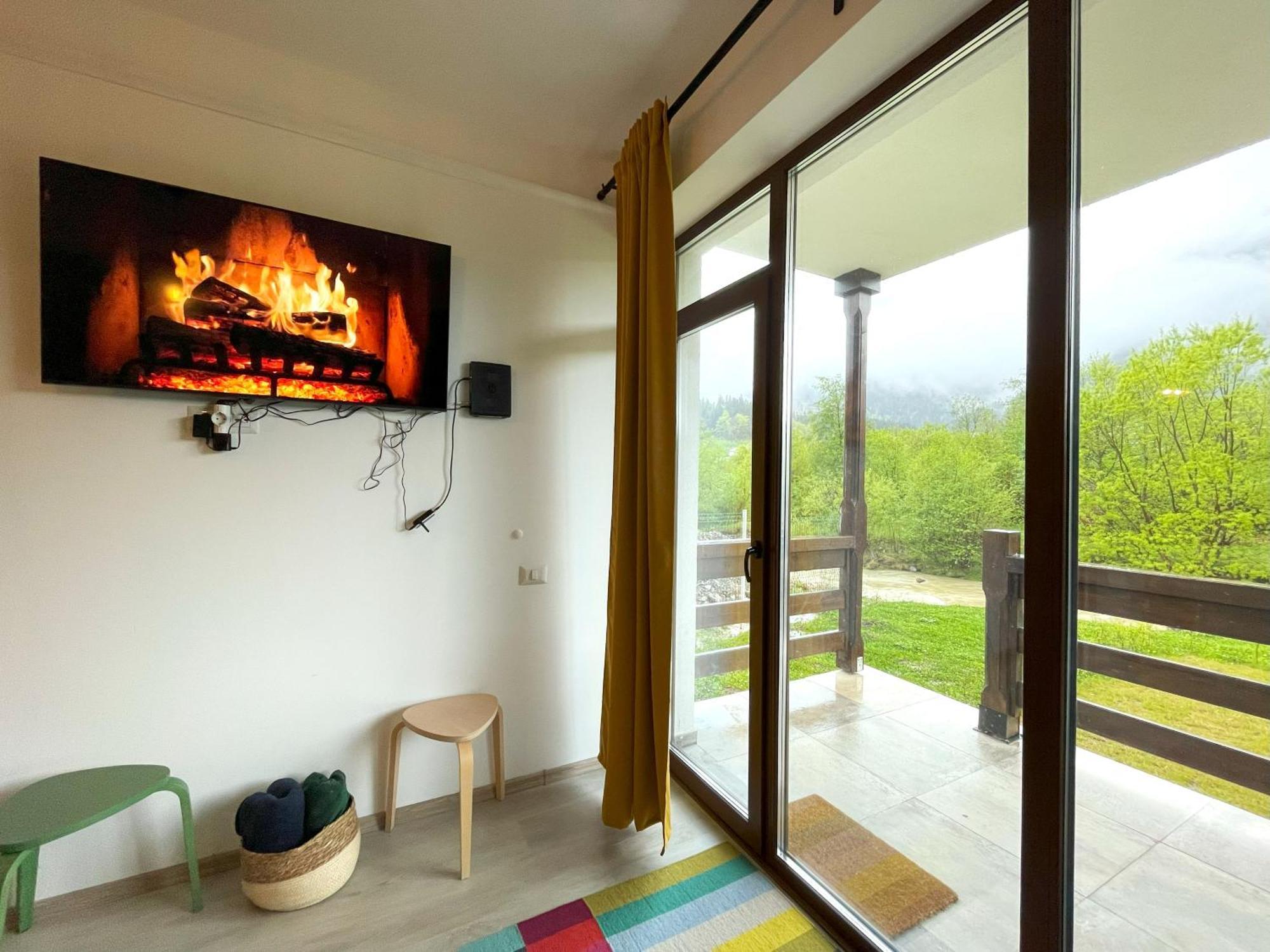 Cozy Riverfront Apartments With Garden And Mountain View Buşteni Eksteriør billede