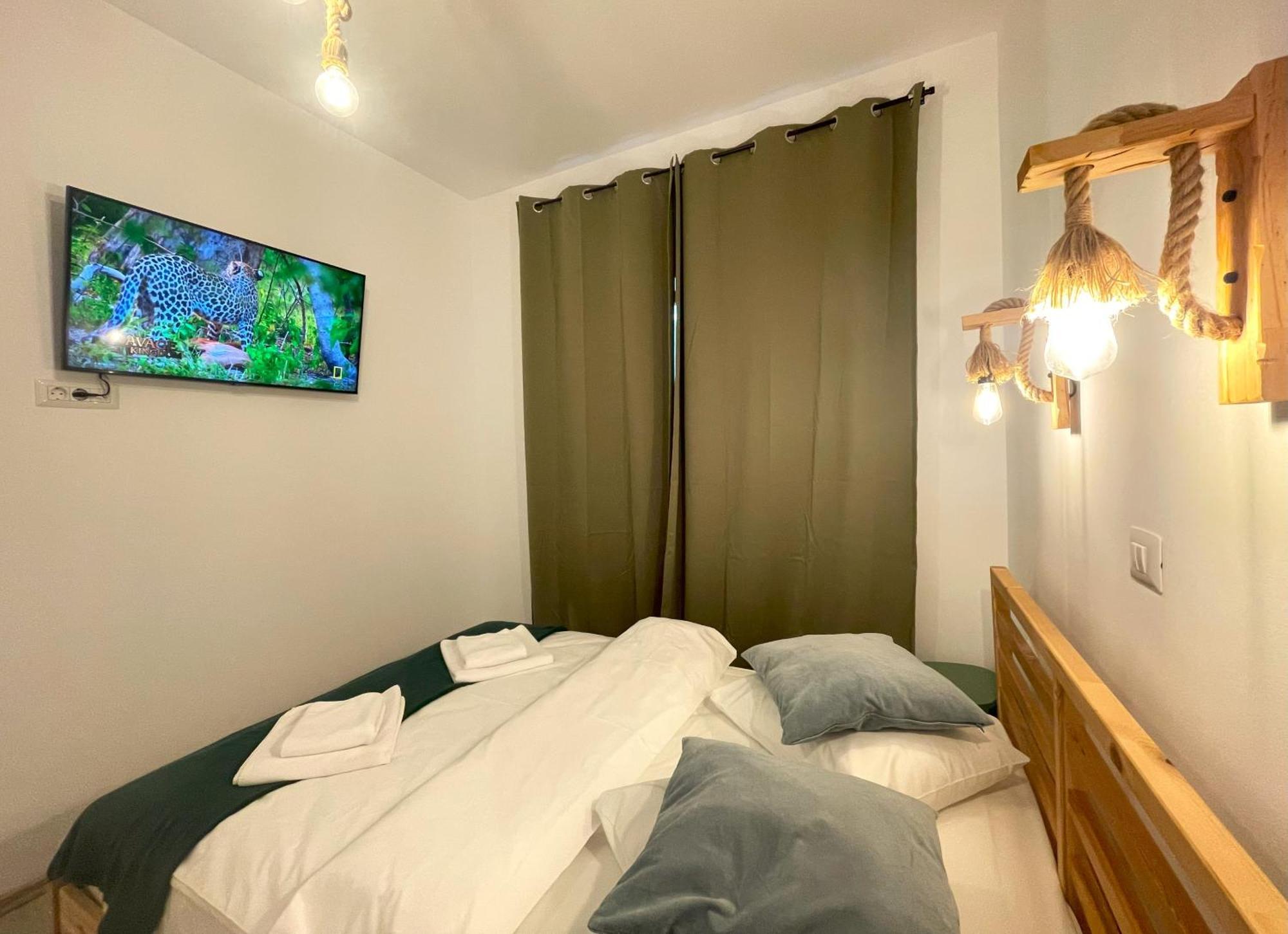 Cozy Riverfront Apartments With Garden And Mountain View Buşteni Eksteriør billede