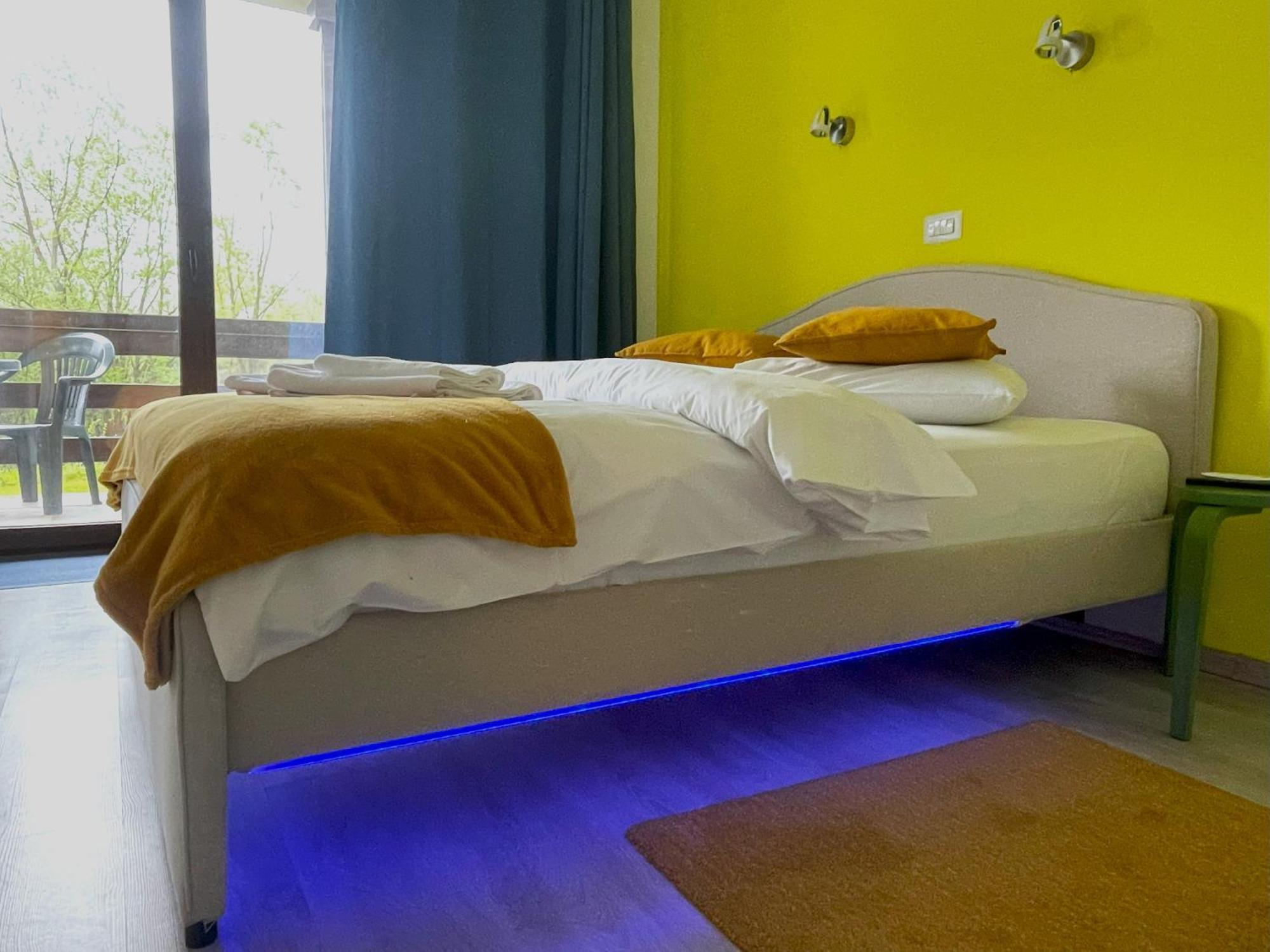 Cozy Riverfront Apartments With Garden And Mountain View Buşteni Eksteriør billede